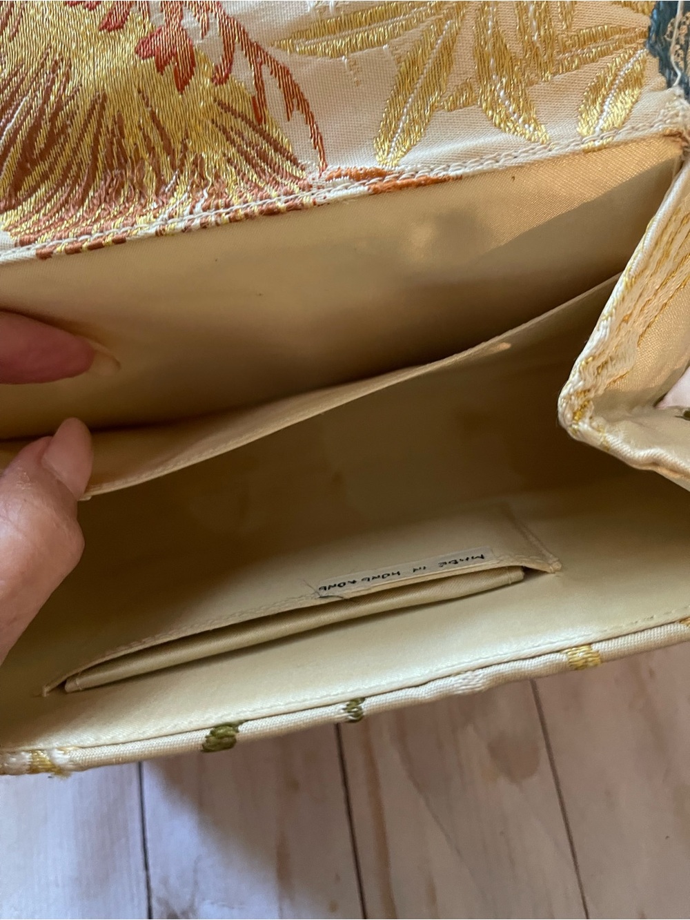 Vintage Japanese Yellow Satin Clutch with Carved Ivory Box Clasp - Picture 6 of 9